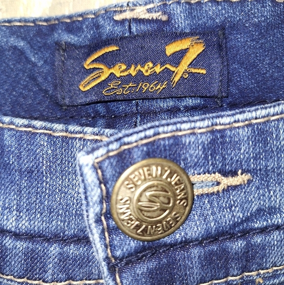 A pair of Seven7 straight leg womens blue denim jeans in a size 14. EUC. - Picture 2 of 8